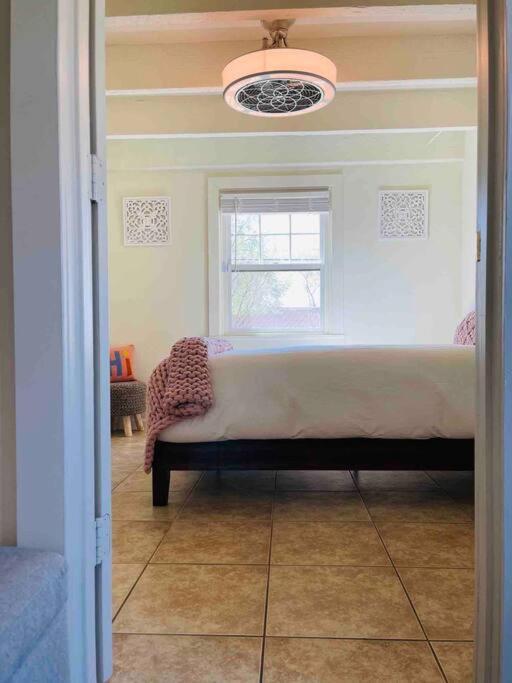 Quaint Historic Cottage In Downtown Phoenix Bagian luar foto
