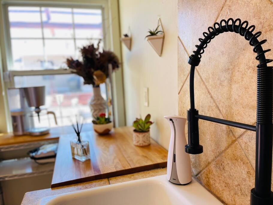 Quaint Historic Cottage In Downtown Phoenix Bagian luar foto